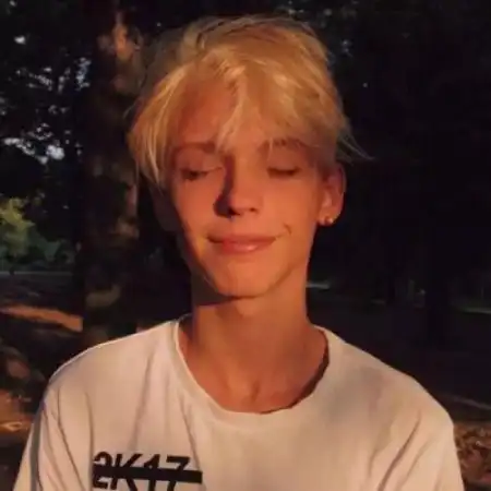 6686体育平台银牌作者Elijah