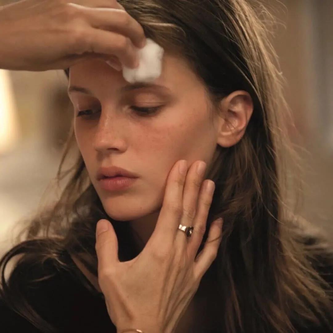 6686体育平台银牌作者Hadassah