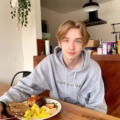 6686体育平台铁牌作者全世界按个