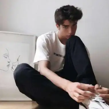 6686体育平台铜牌作者Yvette