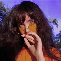 6686体育平台铁牌作者Heidi