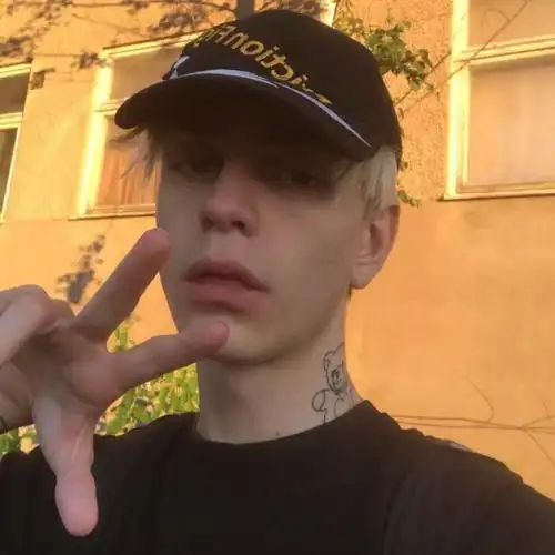 6686体育平台初级作者Sandra